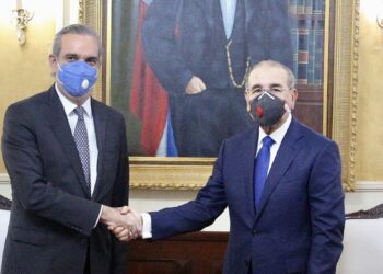Medina recibe a Luis Abinader en  Palacio Nacional