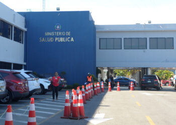 Ministerio de Salud Pública afirmó que continúan  en aumento los casos de COVID-19.