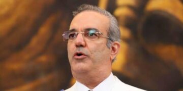 Luis Abinader toma posesión y enfoca su discurso en la transparencia Covid-19, educación y corrupción