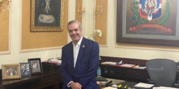 Abinader pide No colocar su fotografía en las instituciones del Estado
