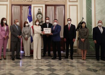 CONEP entrega insumos médicos al Gabinete de Salud para combatir COVID-19