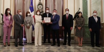 CONEP entrega insumos médicos al Gabinete de Salud para combatir COVID-19