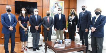 Presidente Cámara de Diputados recibe visita de dirigentes empresariales
