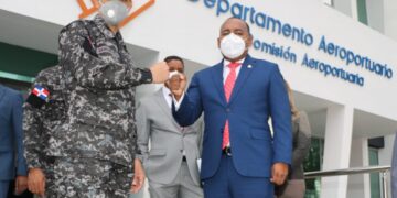 Departamento Aeroportuario y Policía Nacional coordinan acciones para fortalecer seguridad en aeropuertos del país