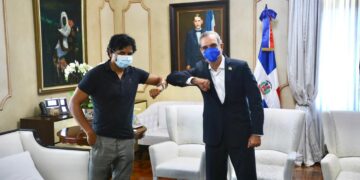 PRESIDENTE ABINADER SE REÚNE EN PALACIO CON INDUSTRIA CINEMATOGRÁFICA Y RATIFICA SU APOYO