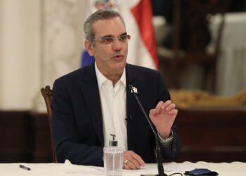 Gobierno firma contrato con empresa Apache Corporation para exploración y explotación de hidrocarburos en cuenca de SPM    