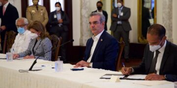 Gobierno firma acuerdo US$ 40 millones con empresa británica AstraZeneca para adquirir 10 millones de dosis de la vacuna contra el COVID-19