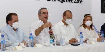 Presidente Luis Abinader anuncia construcción de diez nuevas naves en Zona Franca de La Vega