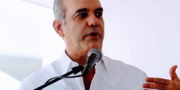 Presidente Abinader reafirma compromiso con turismo seguro y cumplimiento protocolo de salud