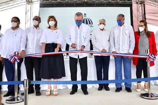 Luis Abinader encabeza la entrega de  nuevos equipos médicos para el Hospital José Cabral y Báez en Santiago