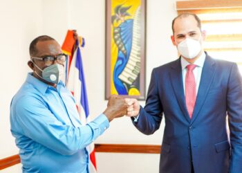 Alcalde Cristian Encarnación y director Promese/Cal coordinan acciones para instalar nuevas Farmacias del Pueblo en Los Alcarrizos