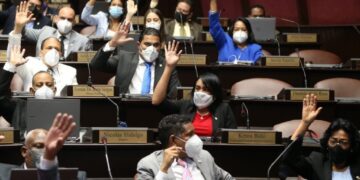 Diputados aprueban proyecto modifica Ley 340-06 que permite RD adquiera grandes cantidades vacuna covid-19