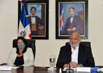 Ministerio de Educación salda deuda de 351 millones heredada con el SEMMA