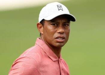 Tiger Woods sufre múltiples lesiones en las piernas tras un grave accidente de auto en Los Ángeles