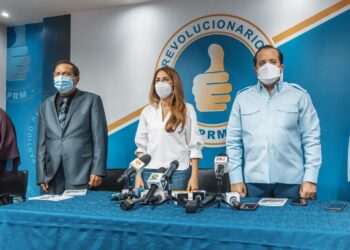 PRM juramenta a Aníbal De Peña, cantautor del Himno de la Revolución de Abril del 65