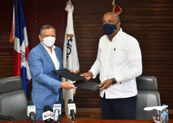 Refidomsa firma acuerdo de trabajo con Energía y Minas para fortalecer sector energético