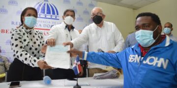 Agricultura y Banco Agrícola pagan RD$39.7 millones a productores de cerdos de Sánchez Ramírez