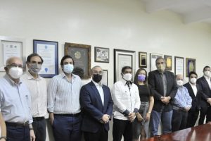 Gobierno y supermercados garantizan abastecimiento de carne de pollo a toda la población