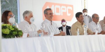 Gobierno inicia ampliación de tres importantes carreteras en Santiago