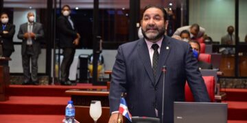 Pena por violación sexual a una pareja debe ser más leve, según senador Rogelio Genao