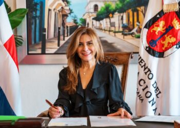 Alcaldesa Carolina Mejía llega a Madrid para participar en reunión de alcaldes iberoamericanos 