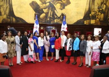 Diputados reconocen a 26 mujeres meritorias de diferentes sectores de la sociedad