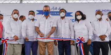El presidente Abinader inaugura conjunto de obras realizadas por INDRHI en región Este
