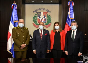 Alfredo Pacheco recibe visita Carabineros de Chile, tratan temas de seguridad ciudadana