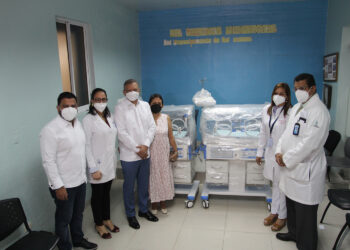 Fundación Refidomsa dona 4 incubadoras al hospital presidente Estrella Ureña de Santiago