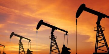 El petróleo de EE. UU. supera los 90 dólares por barril por primera vez desde 2014