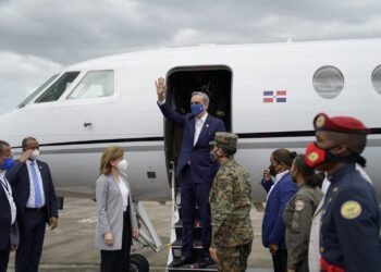 Presidente Abinader viaja este martes a Argentina y Chile