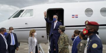 Presidente Abinader viaja este martes a Argentina y Chile