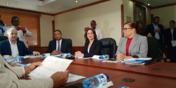 Directora de Supérate asiste a invitación del Senado de la República