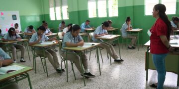 Más de 100 mil estudiantes convocados para prueba nacionales en su primer dia