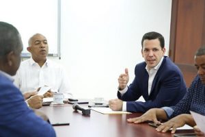 Comisión de Hacienda de la CD trata proyecto de ley busca incentivar el uso vehículo eléctrico en RD