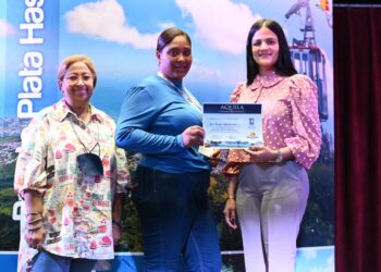 MITUR imparte taller por excelencia en servicios que reciben cruceristas en Puerto Plata