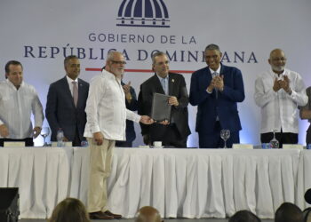 El presidente Luis Abinader presenta la Estrategia para la Reforma Educativa Policial  