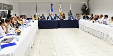 Mitur reúne a instituciones público-privadas para avanzar y formalizar financiamiento de mipymes de Pedernales
