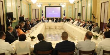 Gobierno hereda deuda de planteles escolares por más DE$3,000 millones