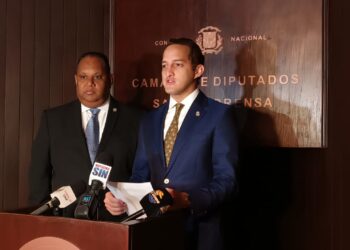 El diputado Ángel Estévez deposita proyecto de ley que busca la protección y dignificación del profesional agropecuario en el país