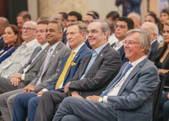 Embajador de España dice gobierno presidente Abinader se maneja con una excepcional capacidad de Gestión