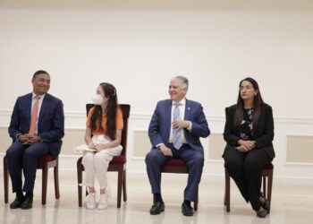 Senado reconoce labor solidaria de la Fundación Jompéame
