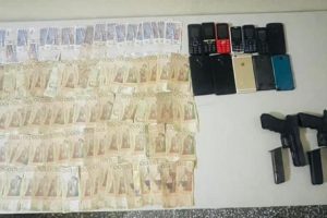 El Cesfront detiene haitianos con armas de fuego ilegales, dinero y celulares en Dabajón