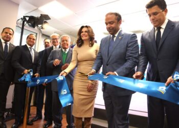 Banreservas inaugura oficina de representación en Madrid