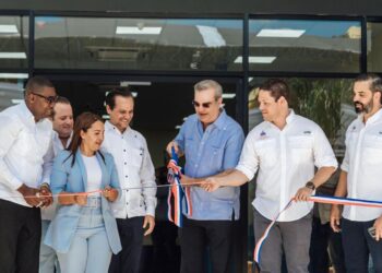 Presidente Abinader inaugura 6 nuevas obras en el Este