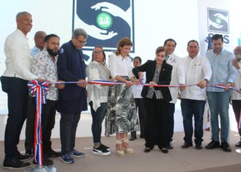 Vicepresidenta inaugura segunda etapa remozamiento Hospital Municipal Dr. Luis Espaillat, de Sabana Iglesia y encabeza entrega de 44 vivienda