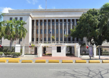 El MINERD informa que estudiantes y padres pidieron cambiar uniformes