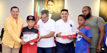 Alcalde Ruddy González y Junior Noboa, Comisionado Nacional de Béisbol anuncian importantes obras deportivas para Azua
