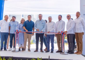 Presidente Abinader inauguró ocho obras en el fin de semana