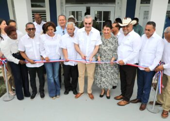 Presidente Abinader inaugura carretera Chirino-Monte Plata reclamada por más de 40 años; también inaugura acueducto y CAIPI para la provincia